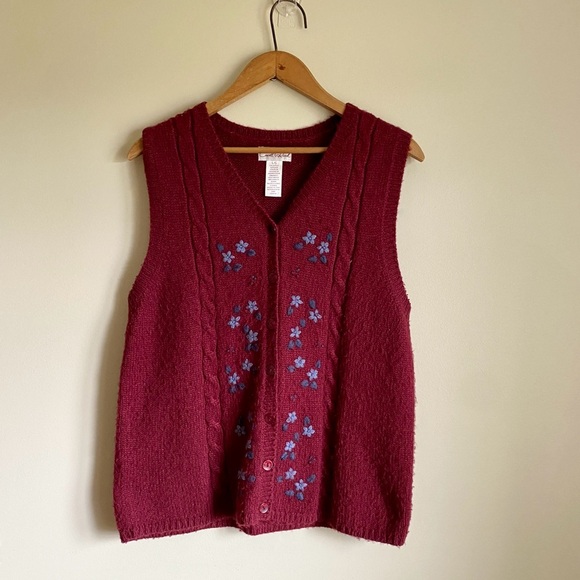 Vintage Carroll Reed | Red Knit Vest w/ Blue Floral Embroidery - Picture 1 of 4